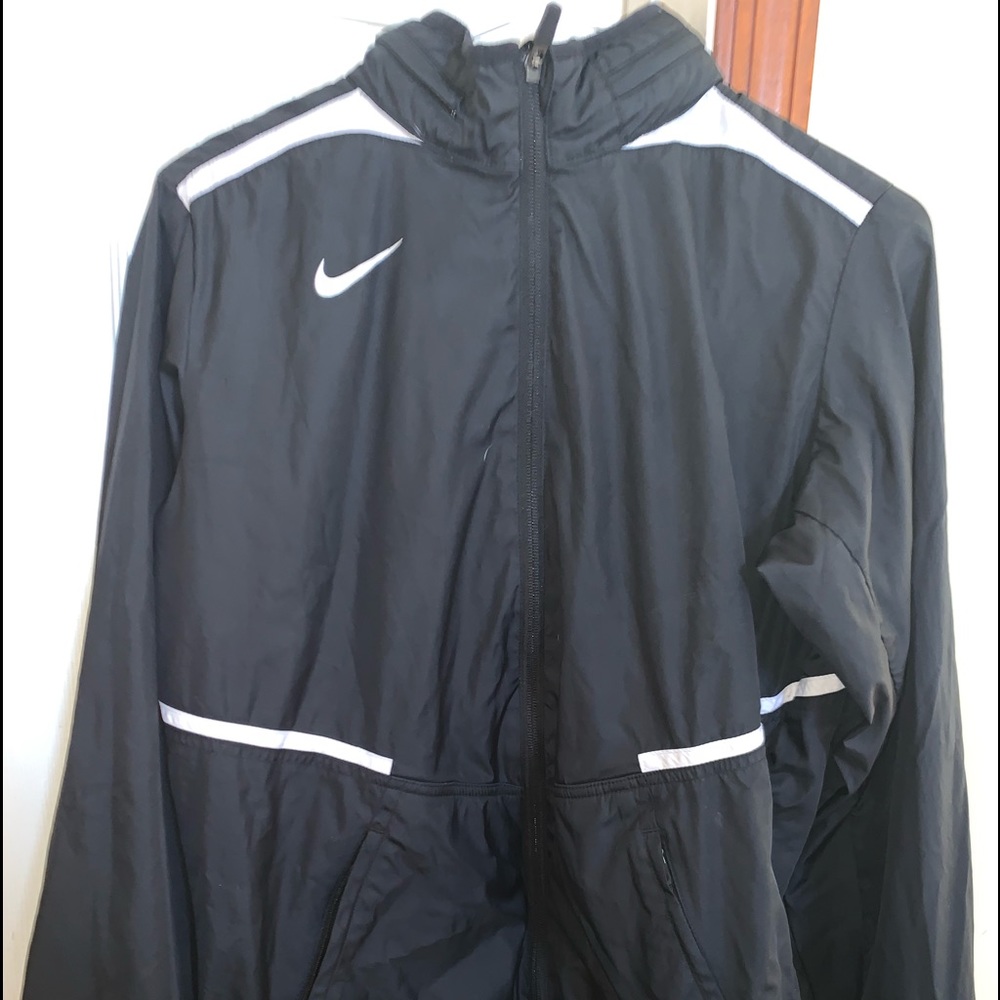 Nike Storm Fit Windbreaker